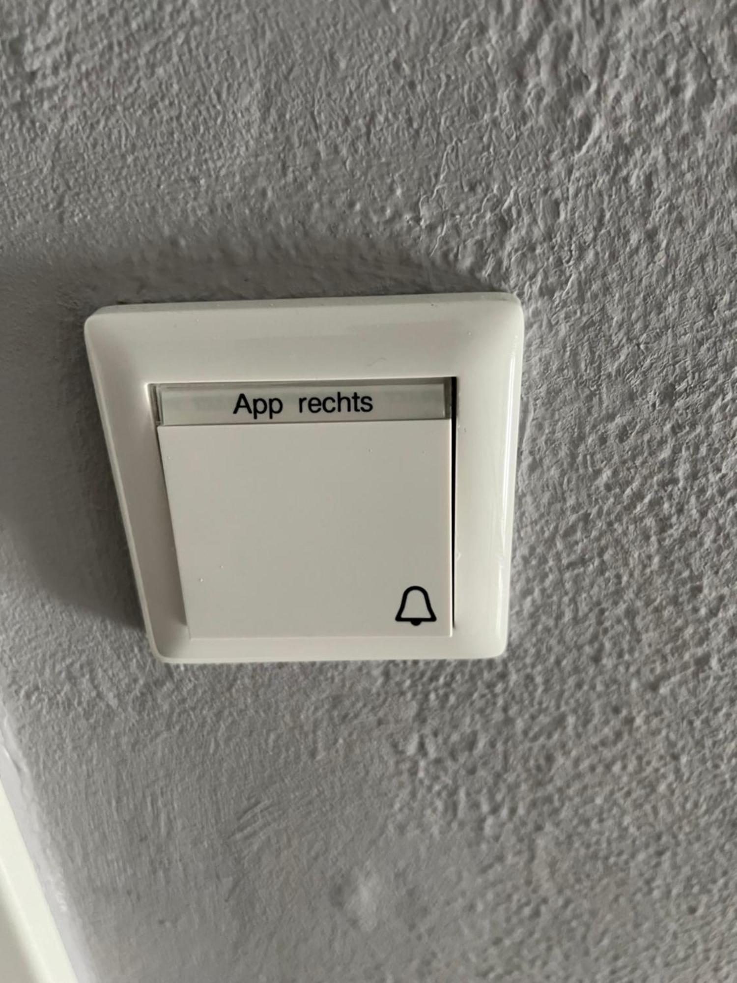 Grosse Gemuetliche Ferienwohnung Mit Klimaanlage, Parkplatz Inklusive Top ! Fürth Eksteriør bilde