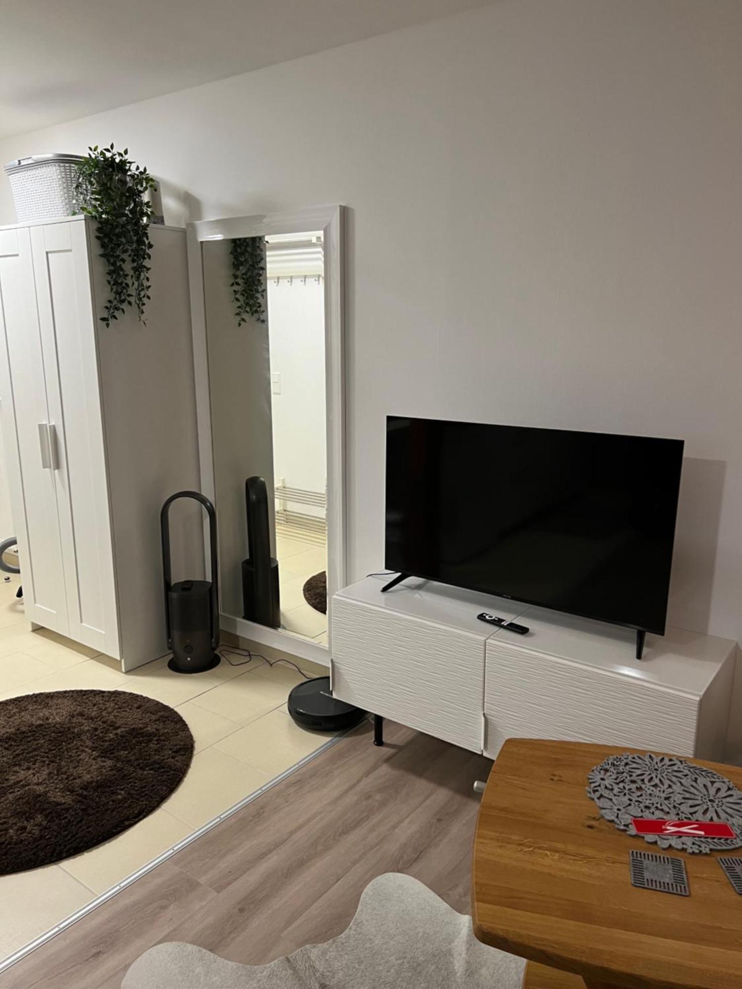 Grosse Gemuetliche Ferienwohnung Mit Klimaanlage, Parkplatz Inklusive Top ! Fürth Eksteriør bilde