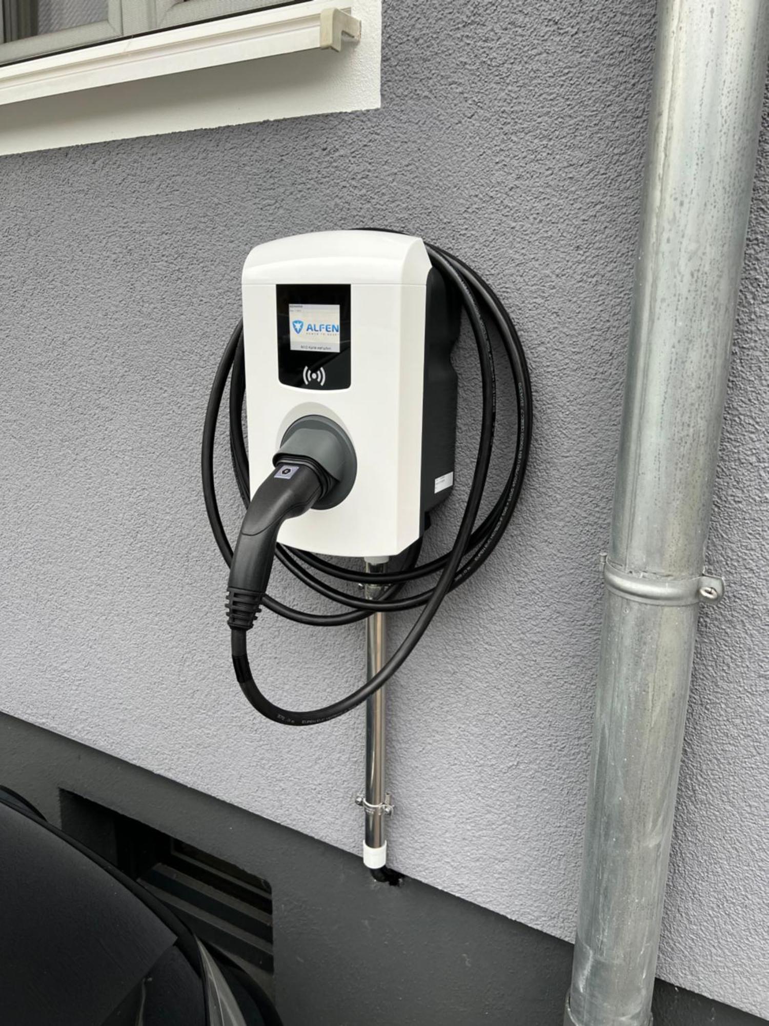 Grosse Gemuetliche Ferienwohnung Mit Klimaanlage, Parkplatz Inklusive Top ! Fürth Eksteriør bilde