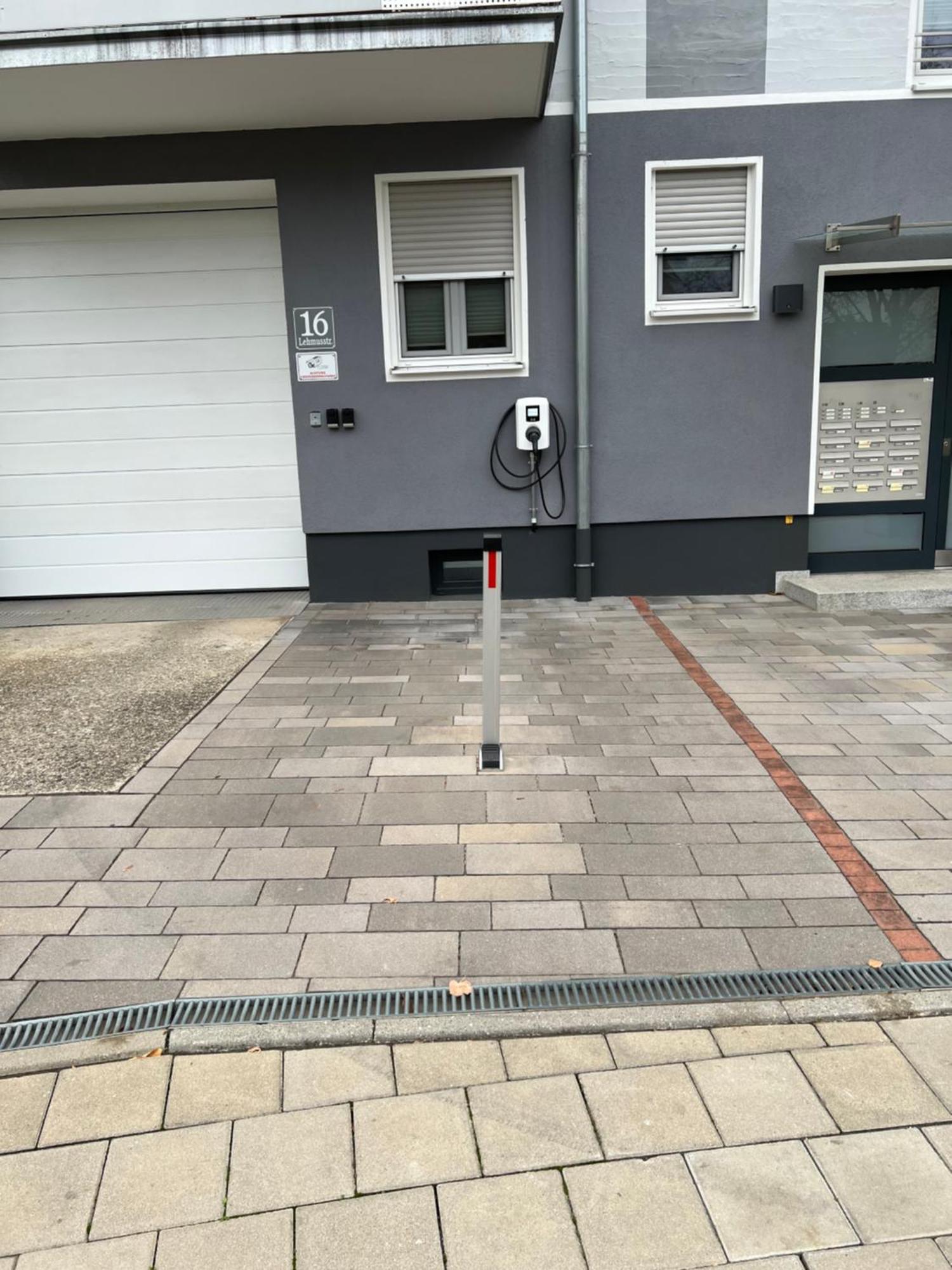 Grosse Gemuetliche Ferienwohnung Mit Klimaanlage, Parkplatz Inklusive Top ! Fürth Eksteriør bilde