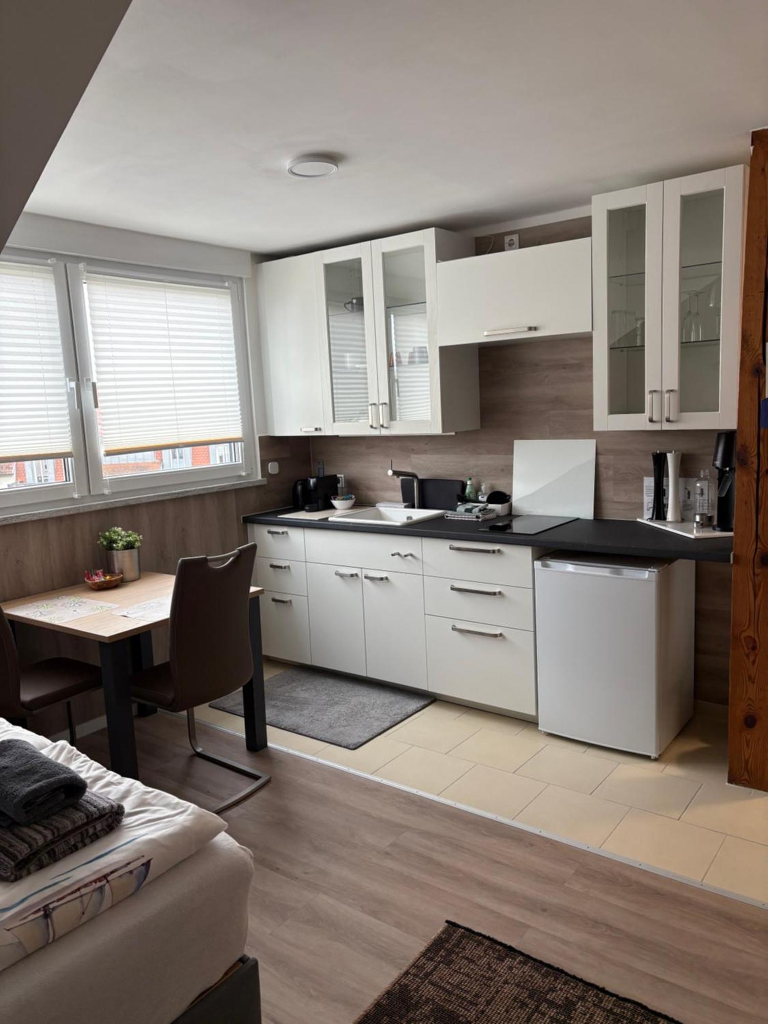 Grosse Gemuetliche Ferienwohnung Mit Klimaanlage, Parkplatz Inklusive Top ! Fürth Eksteriør bilde
